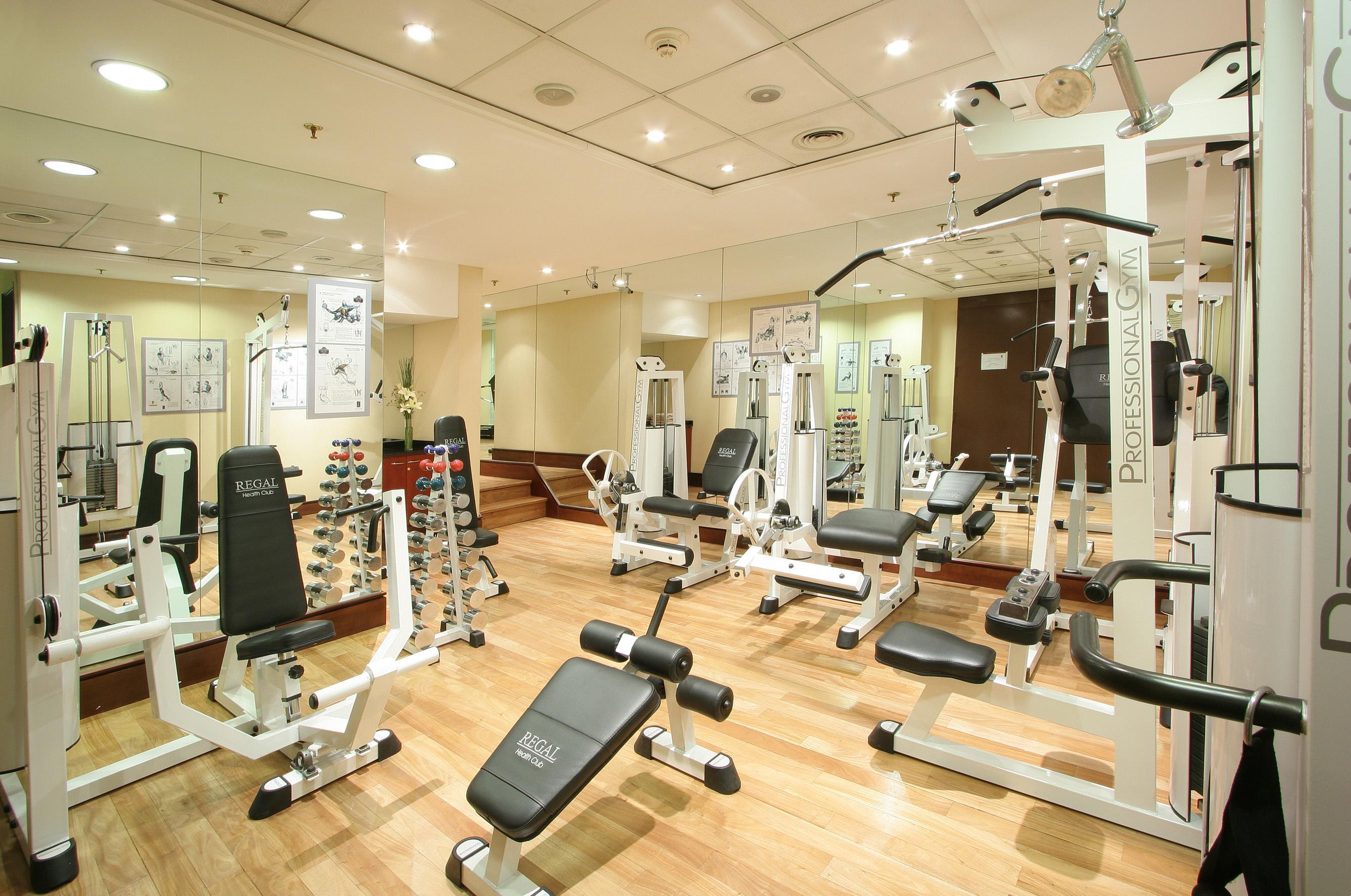 Regal Pacific Puerto Madero Hotel Buenos Aires Ngoại thất bức ảnh A gym in a hotel
