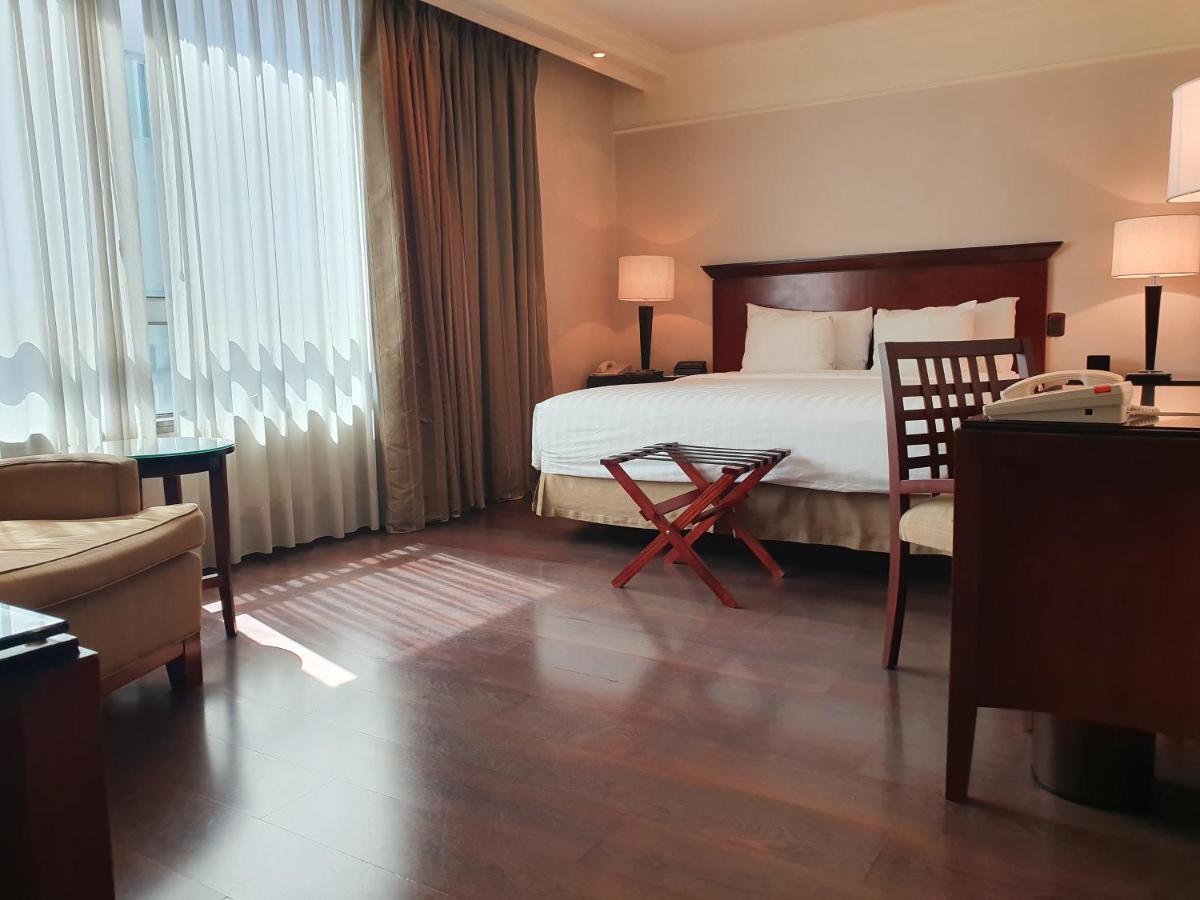 Regal Pacific Puerto Madero Hotel Buenos Aires Ngoại thất bức ảnh A room at the hotel