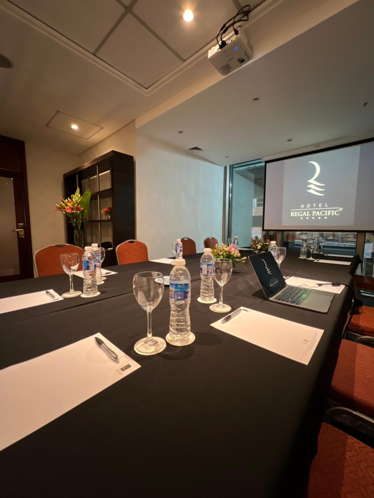 Regal Pacific Puerto Madero Hotel Buenos Aires Ngoại thất bức ảnh Legal Pacific's meeting room