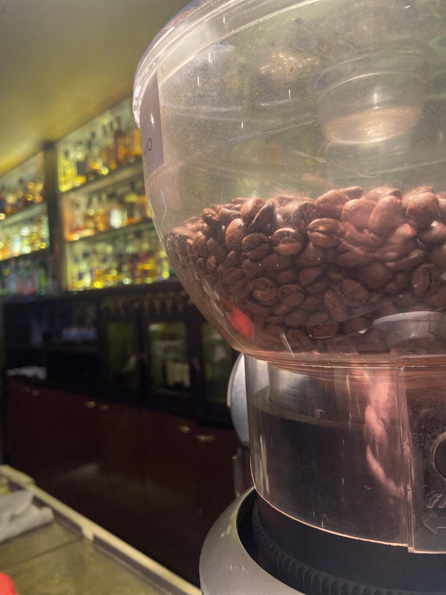 Regal Pacific Puerto Madero Hotel Buenos Aires Ngoại thất bức ảnh Coffee beans in a coffee grinder