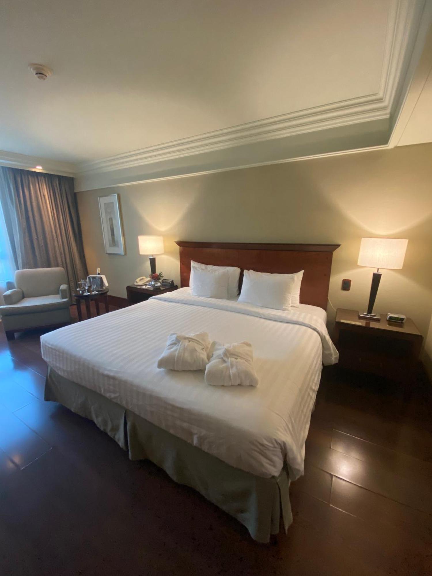 Regal Pacific Puerto Madero Hotel Buenos Aires Ngoại thất bức ảnh A room at the hotel