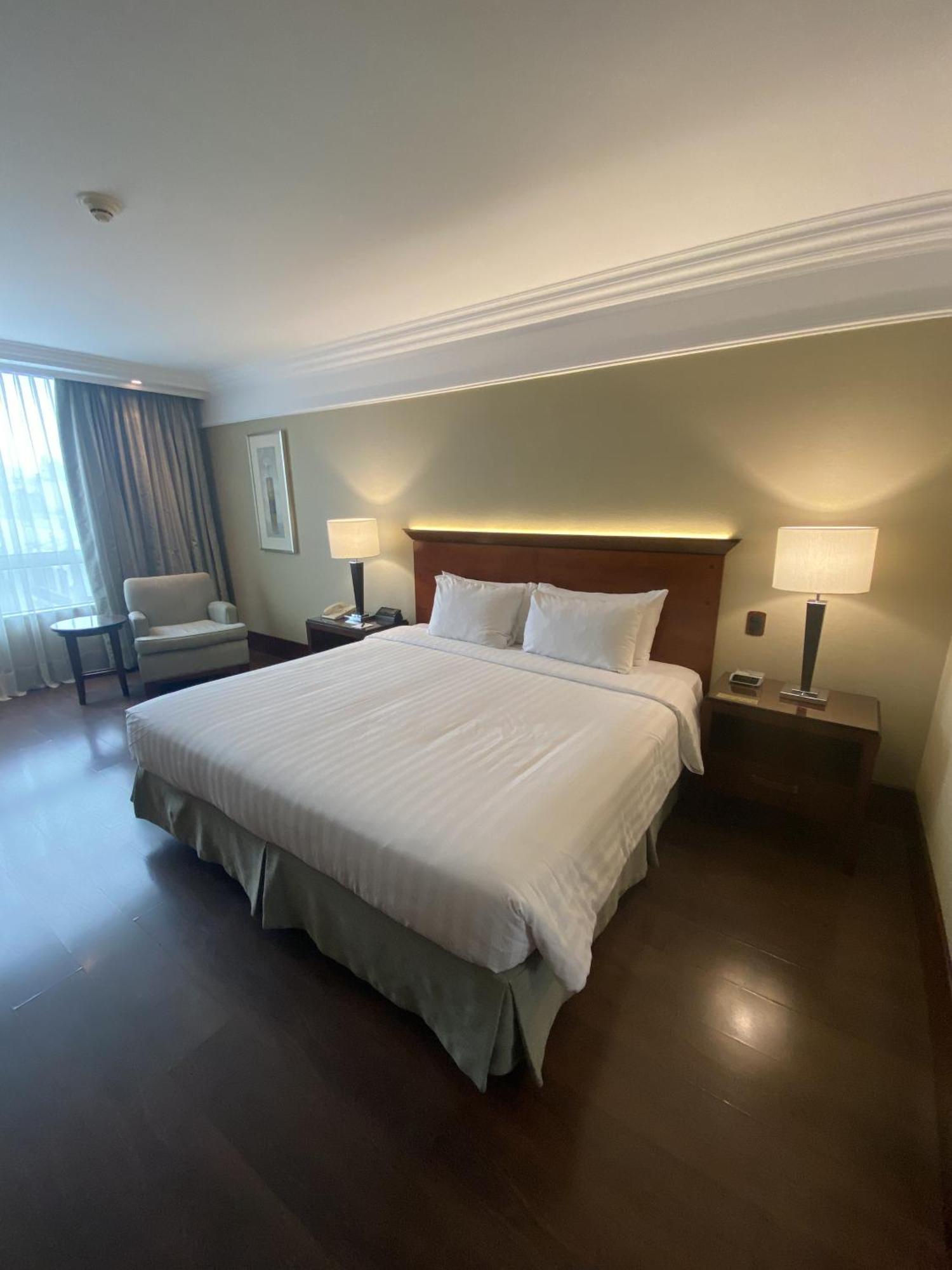 Regal Pacific Puerto Madero Hotel Buenos Aires Ngoại thất bức ảnh A room at the hotel