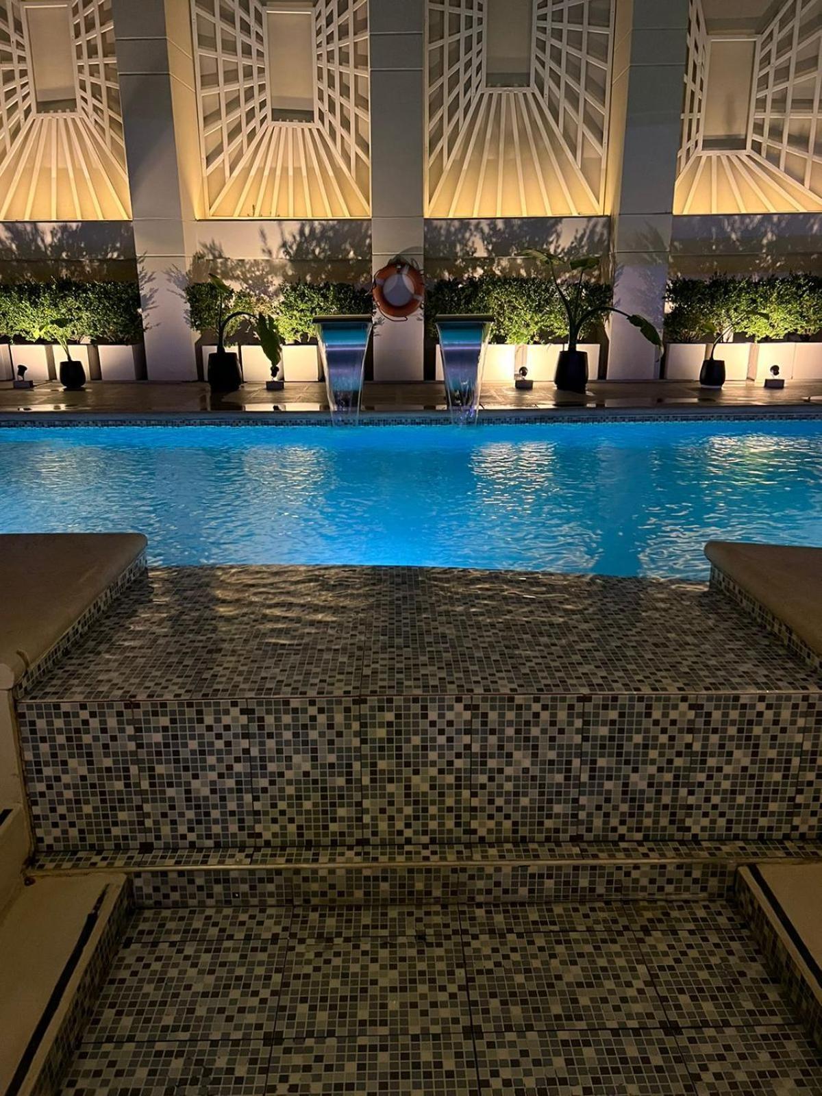 Regal Pacific Puerto Madero Hotel Buenos Aires Ngoại thất bức ảnh The pool at the hotel