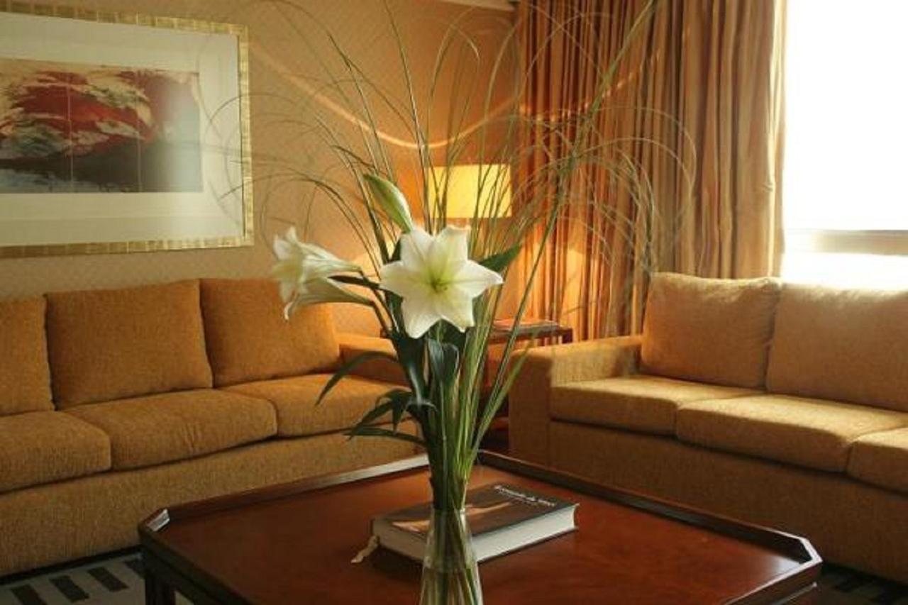 Regal Pacific Puerto Madero Hotel Buenos Aires Ngoại thất bức ảnh A living room
