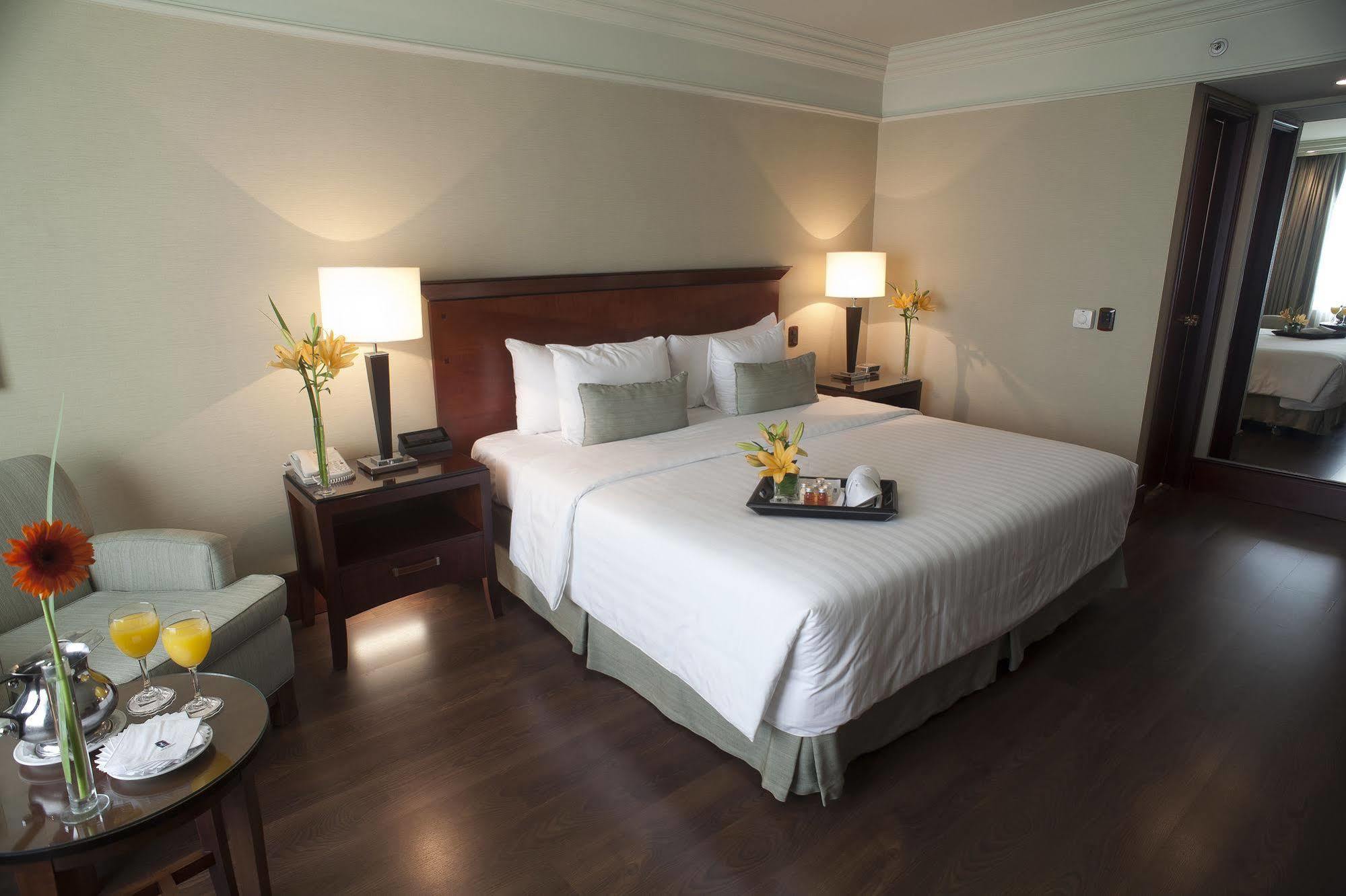 Regal Pacific Puerto Madero Hotel Buenos Aires Ngoại thất bức ảnh A room at the hotel