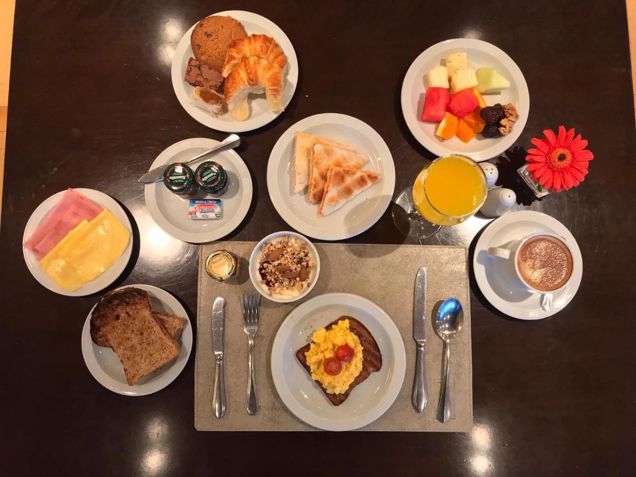 Regal Pacific Puerto Madero Hotel Buenos Aires Ngoại thất bức ảnh A typical breakfast at a hotel