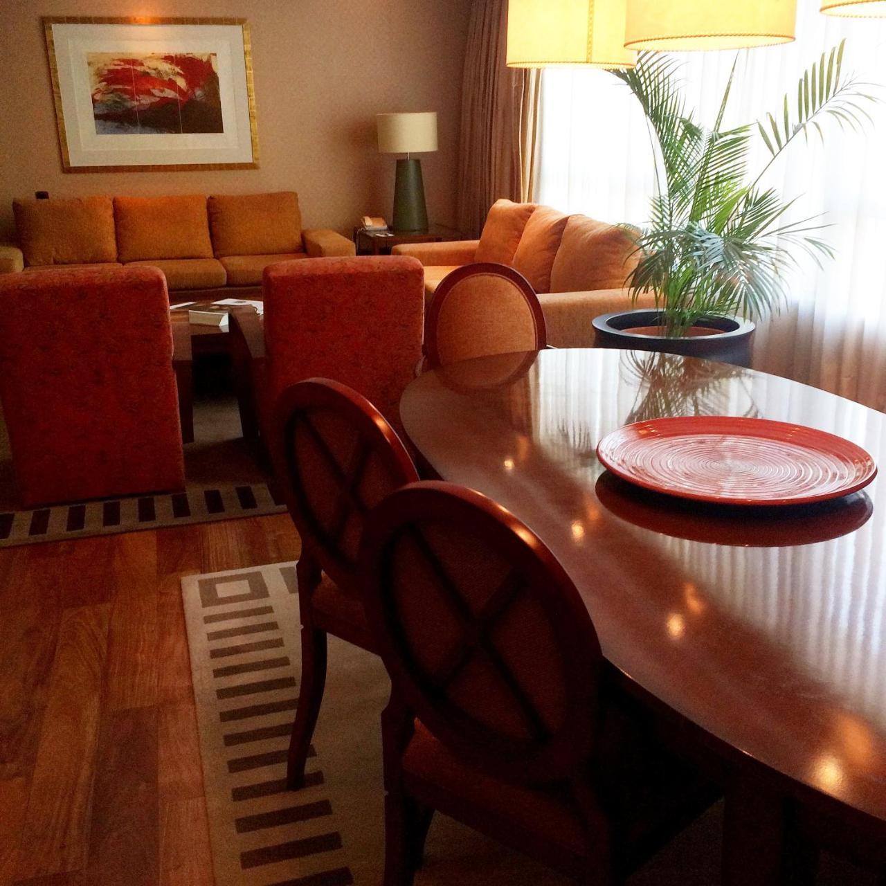 Regal Pacific Puerto Madero Hotel Buenos Aires Ngoại thất bức ảnh A dining room
